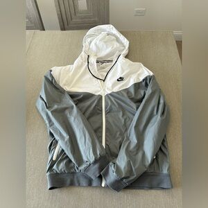 Nike Men's Windbreaker in White and Gray